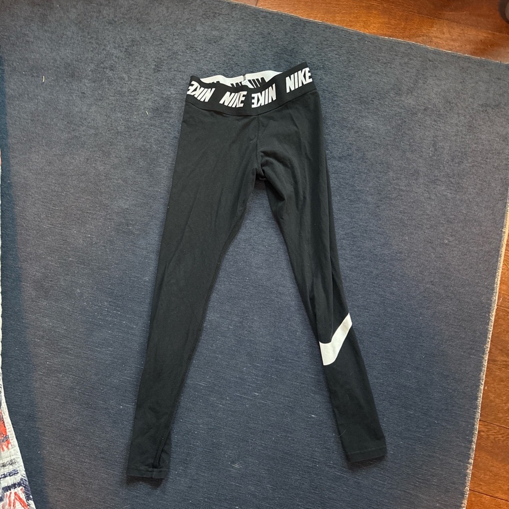 Nike Woman’s Black and White Leggings